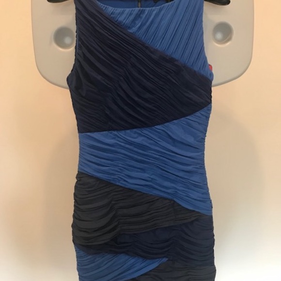 BCBGmaxazria blue ruched color block dress - Picture 3 of 4